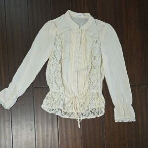 Blue Bird Cream Lace Blouse A41